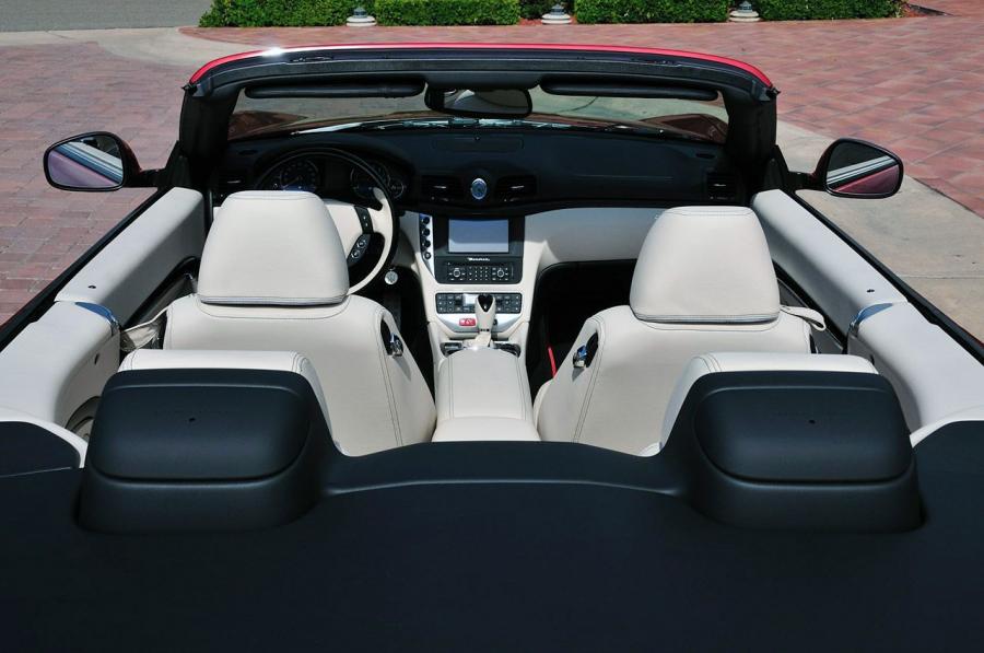  Maserati GranTurismo Convertible Sport 2012 года  (фото 28 из 43)